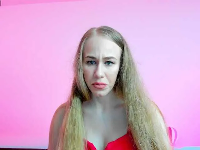 aliciaglow live room