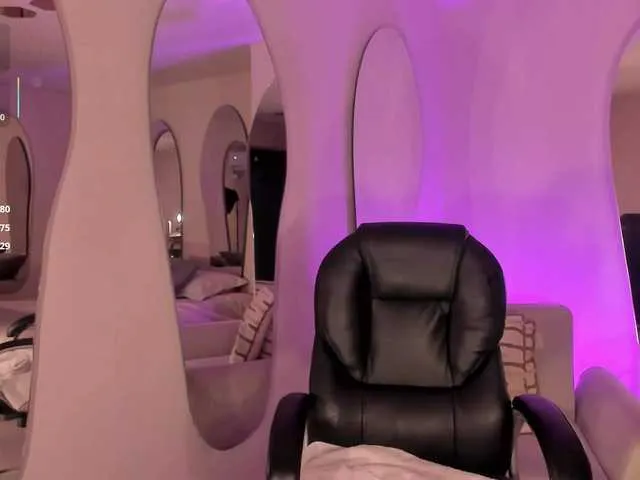 ArianaDumont Image 10