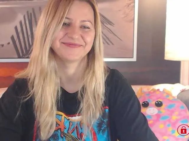 BigBoobsARRI live room