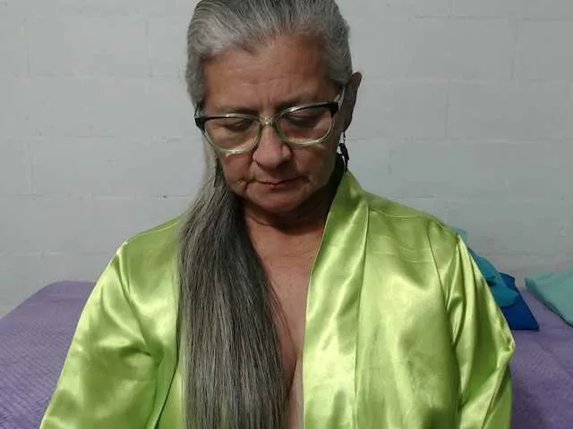 candy-mature Image 14