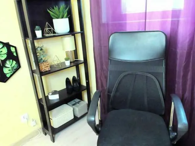 EmillyExtasy live room