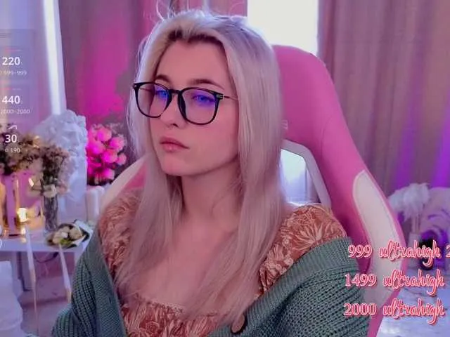 HoneyCherry live room