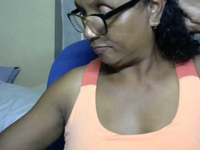 hotmomsexy live room