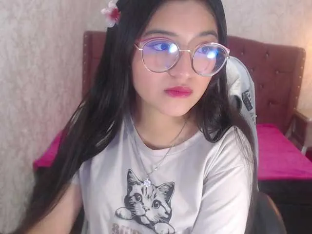 laurenelove live room