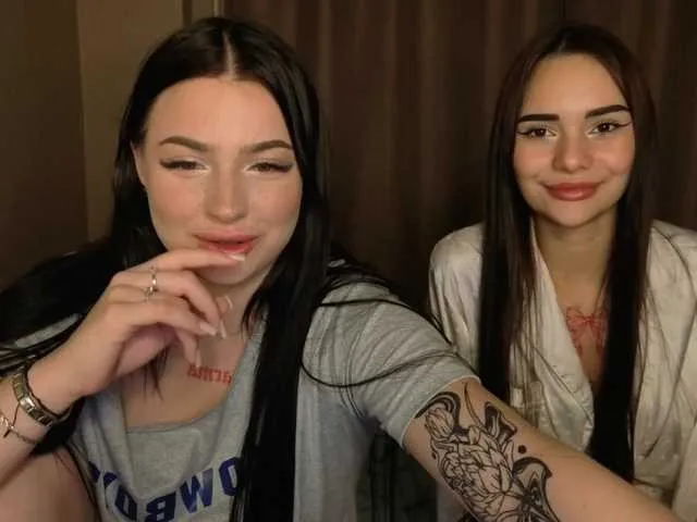 LisaAndDenis Image 14