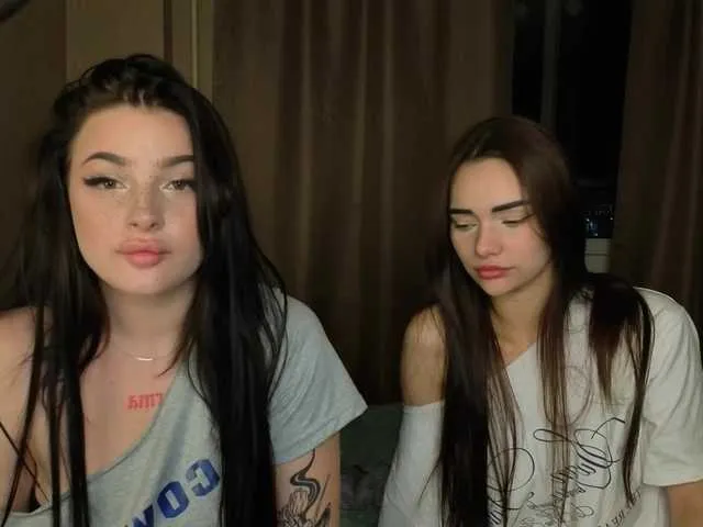 LisaAndDenis Image 16