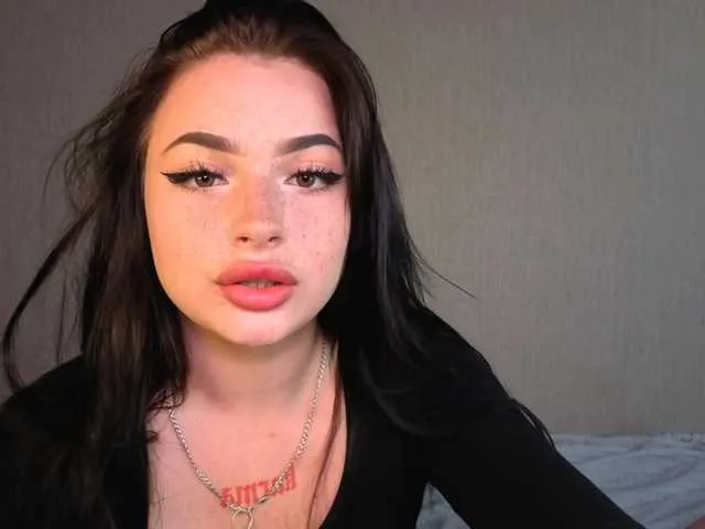 LisaAndDenis Image 5