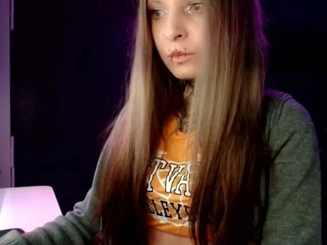 LisaModel's Thumb Image