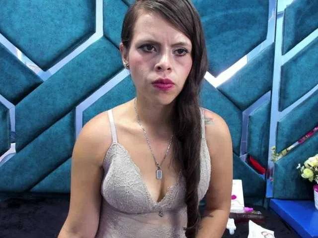 MarianaThompson live room