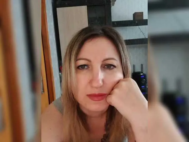 Nushka1939 live room