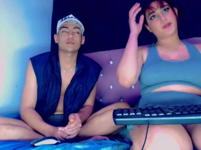 SammiAndSoffi live room