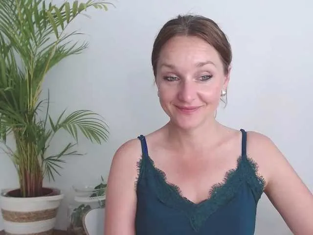 SecretAlicia Image 7