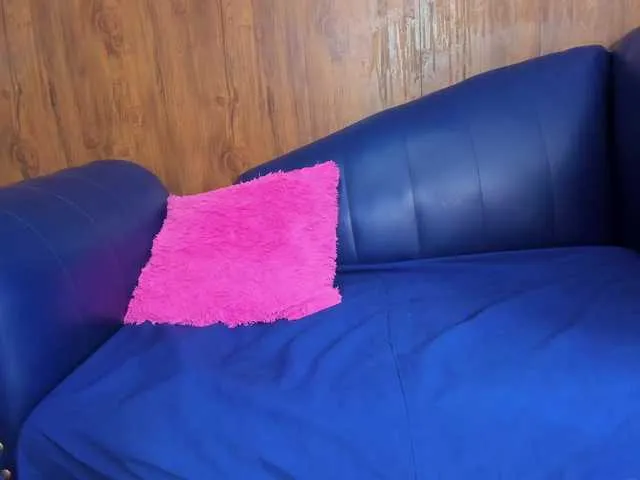 Skinny-Mature Image 4