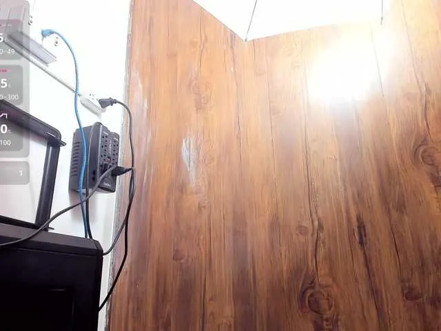 Skinny-Mature Image 8