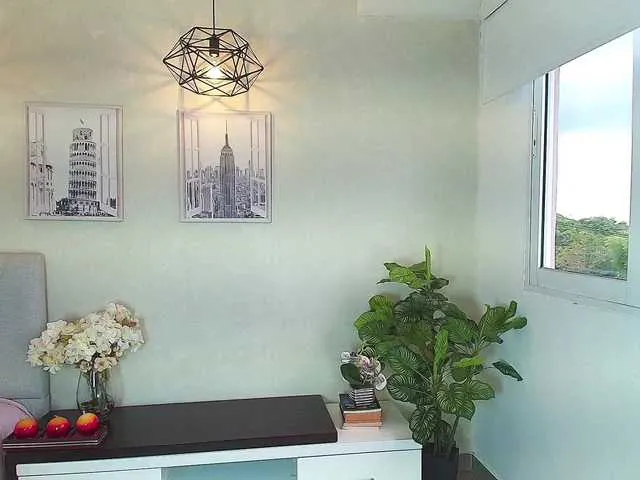 Victoria-Collins Image 8