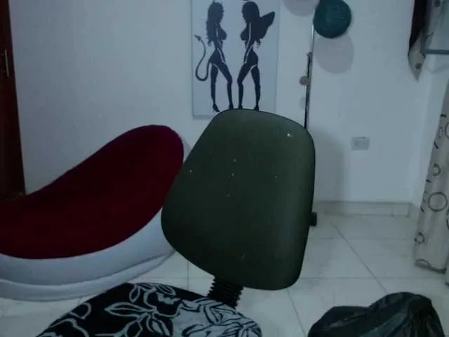 vivian-milf-paint Image 12