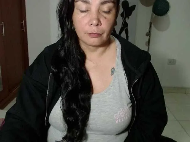 vivian-milf-paint Image 14