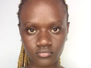 Bitch_topia live room