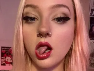 ChloeLevine live room