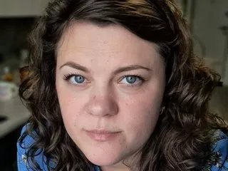 CurlySueSweet live room