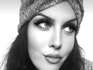 CurvyAndThick live room