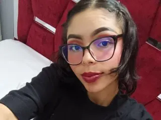 GeekyNyveth live room