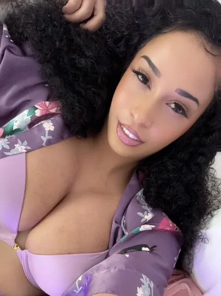 MeganRoxanne Image 2