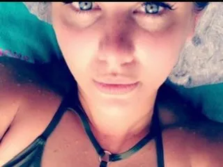 Milf_Sutton live room