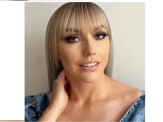 RoseLyinne live room