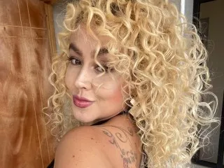 SeleneRisso live room