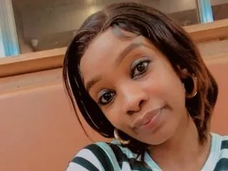 SexyYummyMia live room