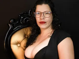 Zalymature live room